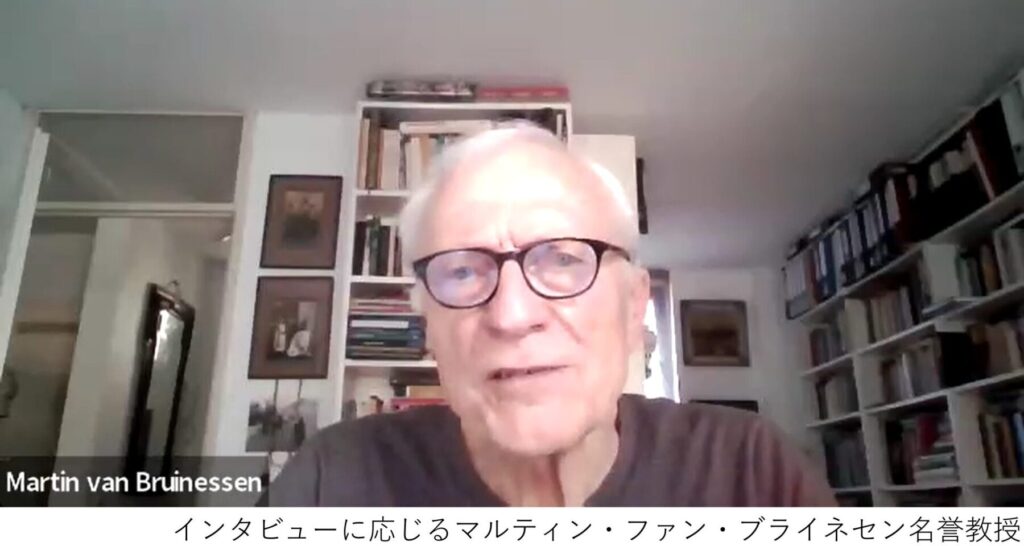 「インタビューに応じるマルティン・ファン・ブライネセン名誉教授」の写真